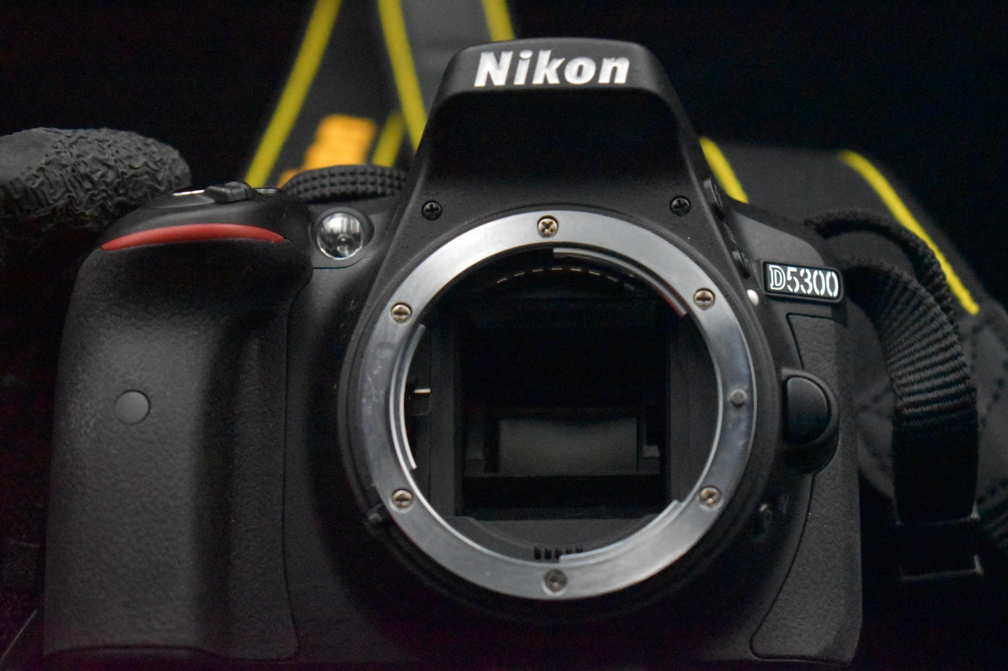 [US DUTY PAID] Nikon D5300 24.2 MP DSLR Digital Video Camera with Lens 9246