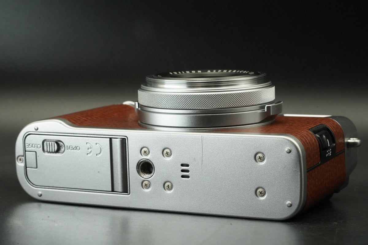 Appareil photo numérique Fujifilm X100F 24,3 mégapixels marron -9800...