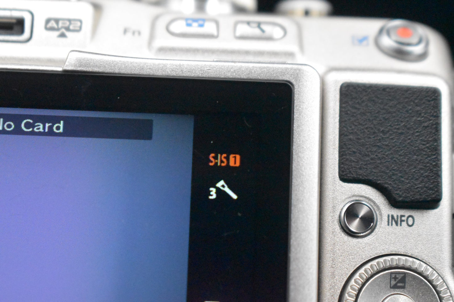 [US Duty Paid] Olympus Pen Lite E-PL6 16.0MP Body Only Silver 8595