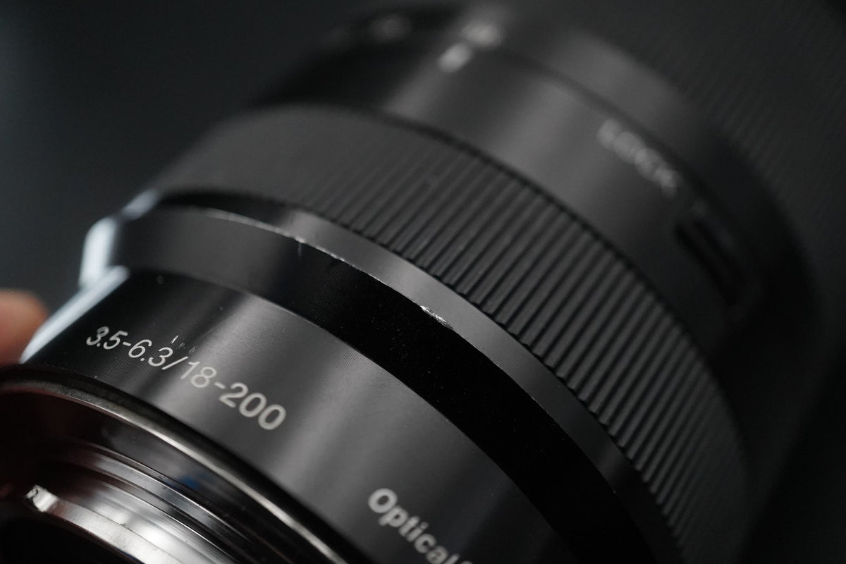 Sony E 18-200mm f/3.5-6.3 OSS LE Black Lens sony E Mount SEL18200LE #11323
