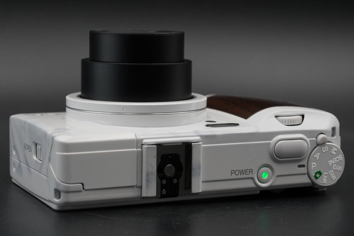 Ricoh GR Digital IV 10.4MP Digital Camera White -815 cuts- #11024
