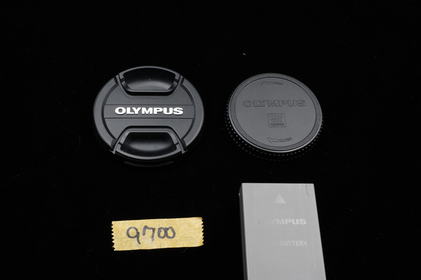 [US Duty Paid] Olympus OM-D E-M5 Mirrorless Digital Camera with Lens Black 9700