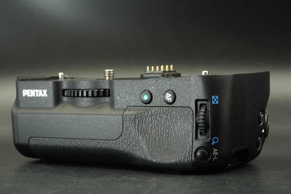 PENTAX K-1 Mark II Digital Camera + D-BG6 Battery Grip -SC 2%- #11985
