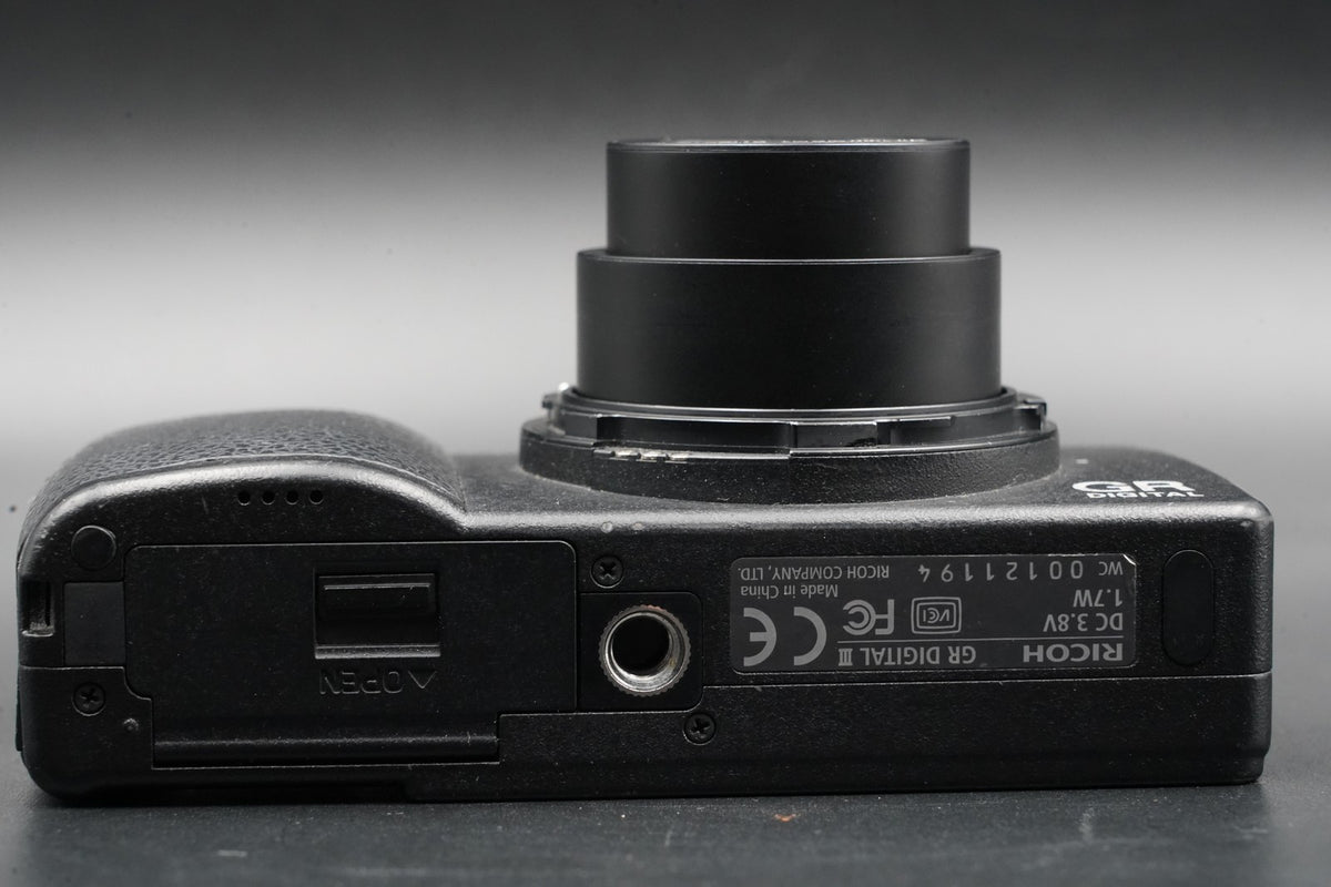 Ricoh GR Digital III 3 10.0MP Digital Camera From JAPAN US STOCK #10595