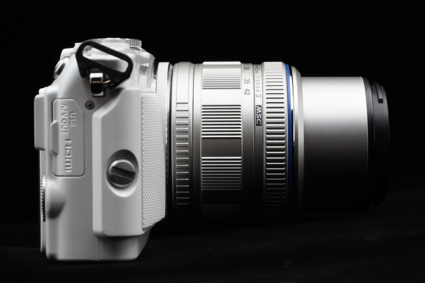 Olympus Pen Lite E-PL6 16.0MP Body White with Lens US Duty Paid 10225
