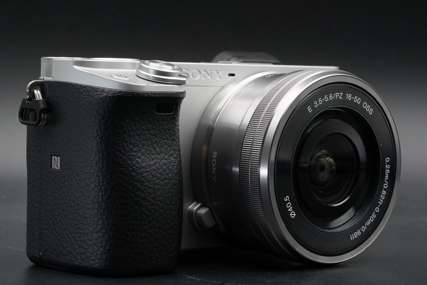 Sony Alpha A6400 Mirrorless Digital Camera with Lens Silver US Duty Paid 10733