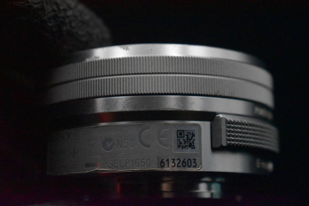 [US Duty Paid] Sony Alpha a5100 Spiegellose Digitalkamera Weiß 9307