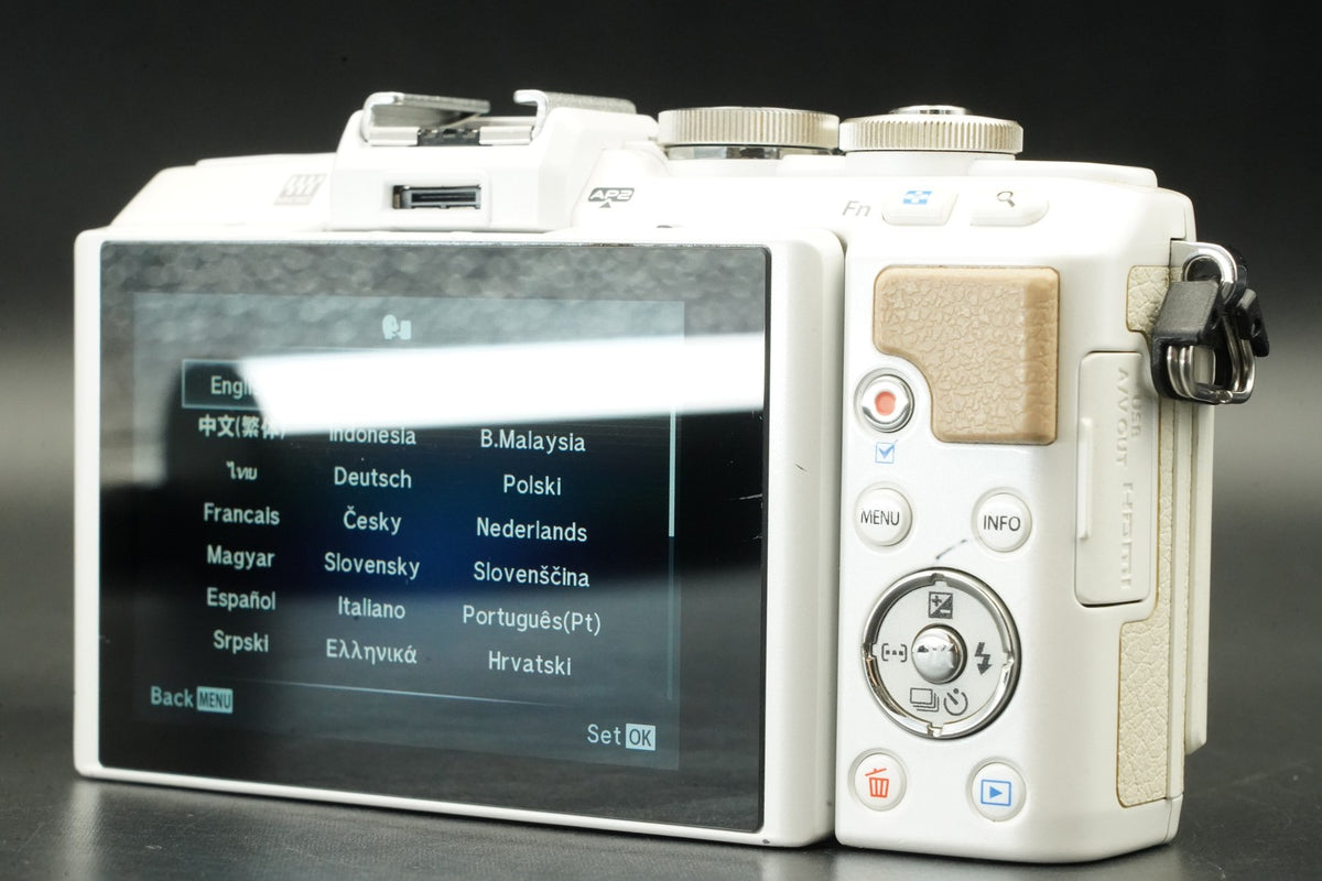Olympus PEN E-PL7 Digital Camera White with 14-42mm Lens US STOCK #12202