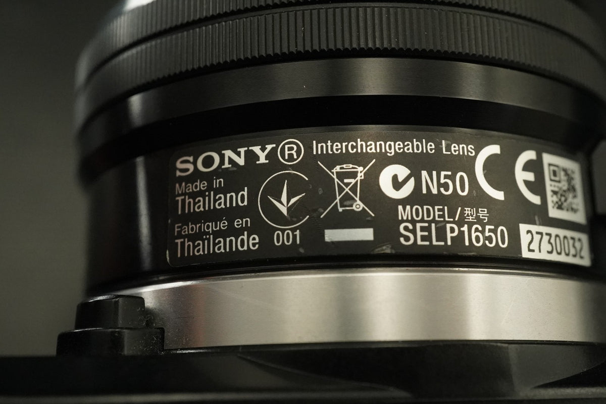 Sony Alpha a5000 Mirrorless Digital Camera with Lens Black -2674 cuts- #11946