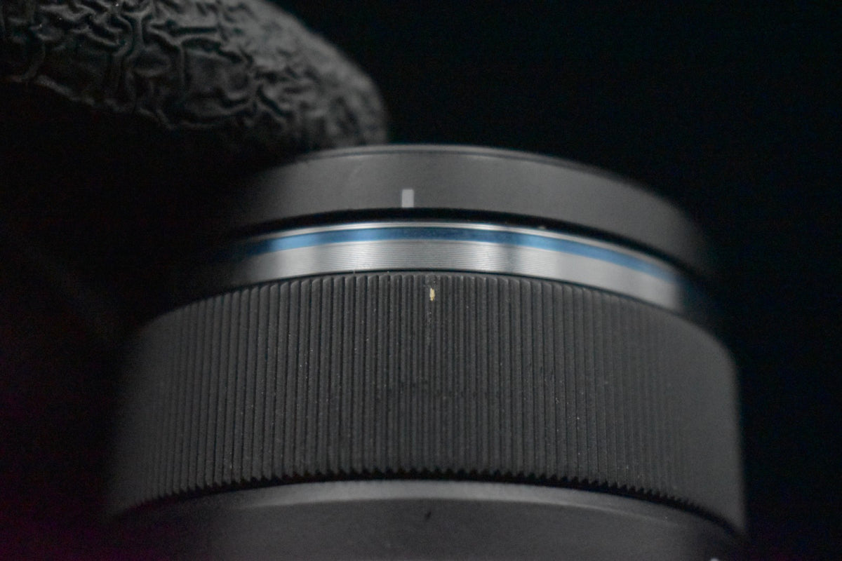 OLYMPUS M.ZUIKO DIGITAL 25mm F/1.8 Black Lens for Micro Four Thirds 9409