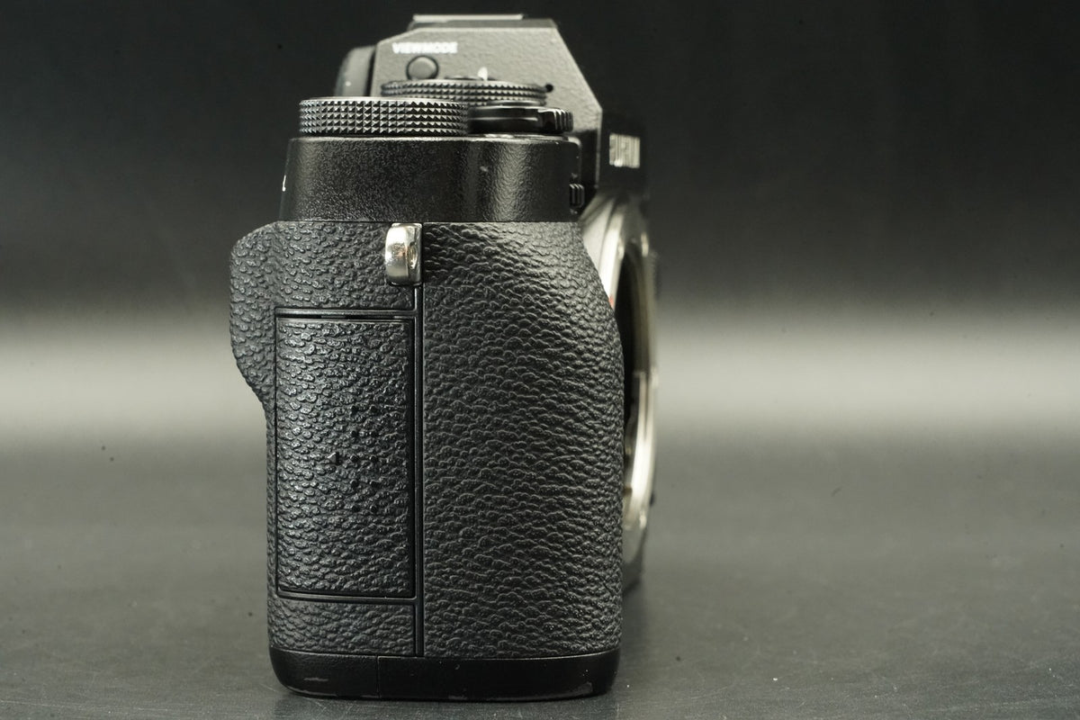 Fujifilm X-T1 Mirrorless Digital Camera 16.3MP Black -999 cuts- #12410