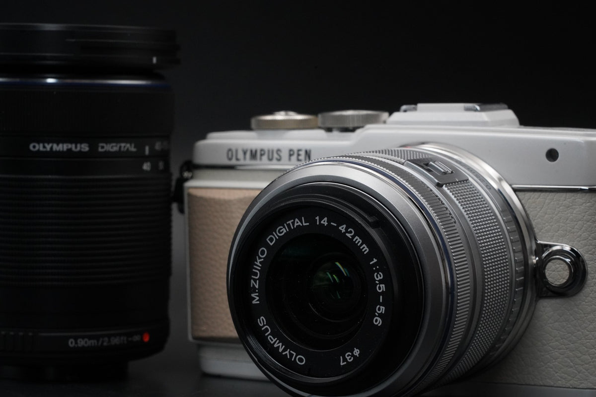 Olympus PEN E-PL7 Digital Camera White with 2 Lenses -4410 cut- #12132