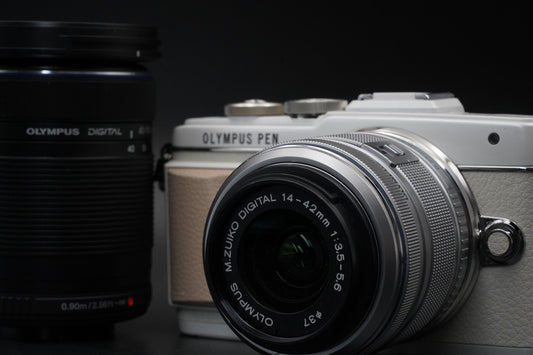 Olympus PEN E-PL7 Digital Camera White with 2 Lenses -4410 cut- #12132
