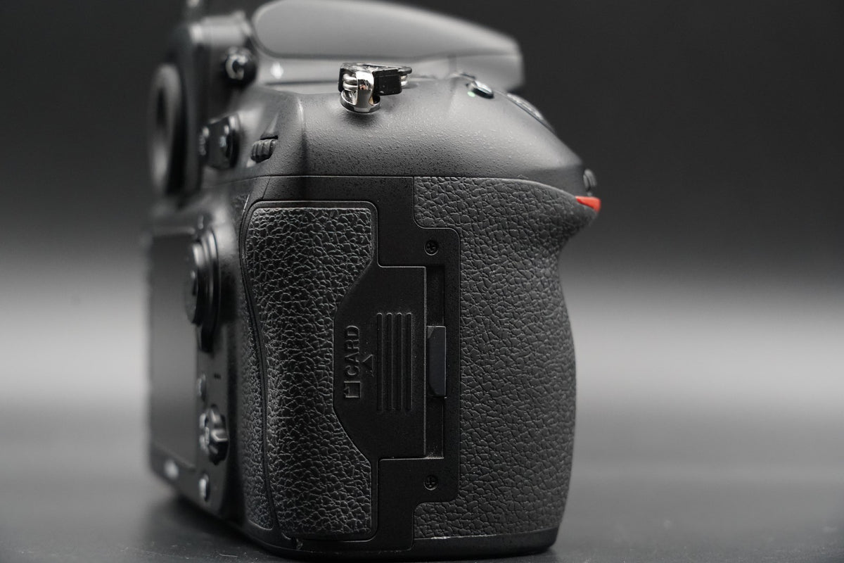 Nikon D810 FX D-SLR Digital Camera 36.3 MP US STOCK #10654