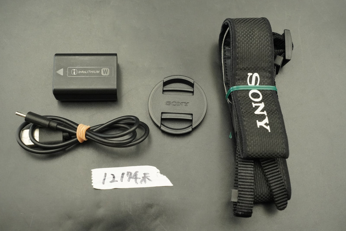 Sony Alpha A6400 Mirrorless Digital Camera with Lens Black -3236 cuts- #12174