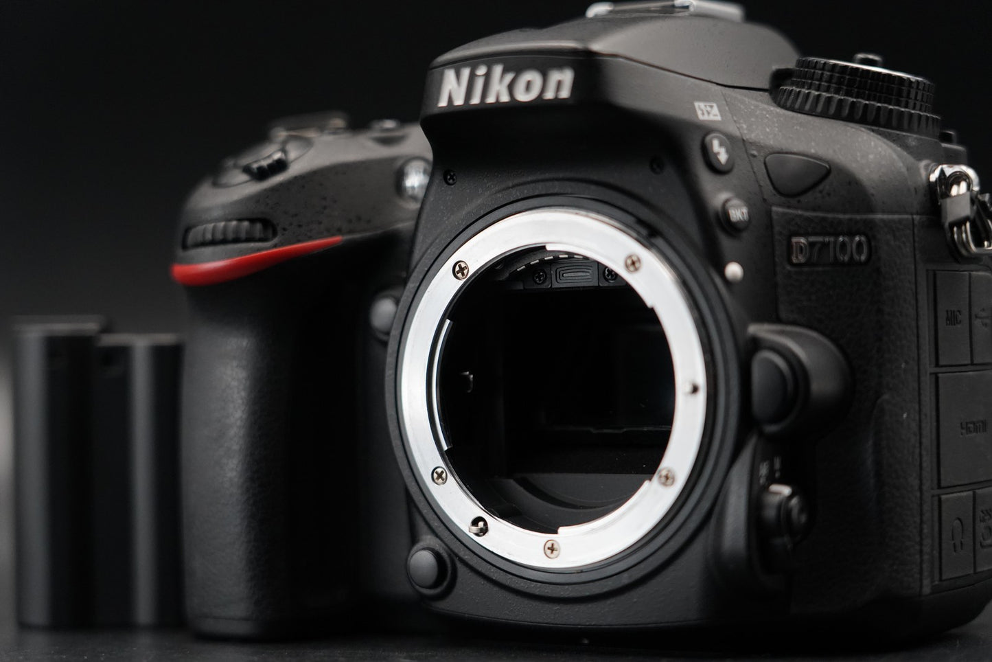 Only 3% cuts!! Nikon D7100 24.1MP Digital SLR Camera Black Body 8524