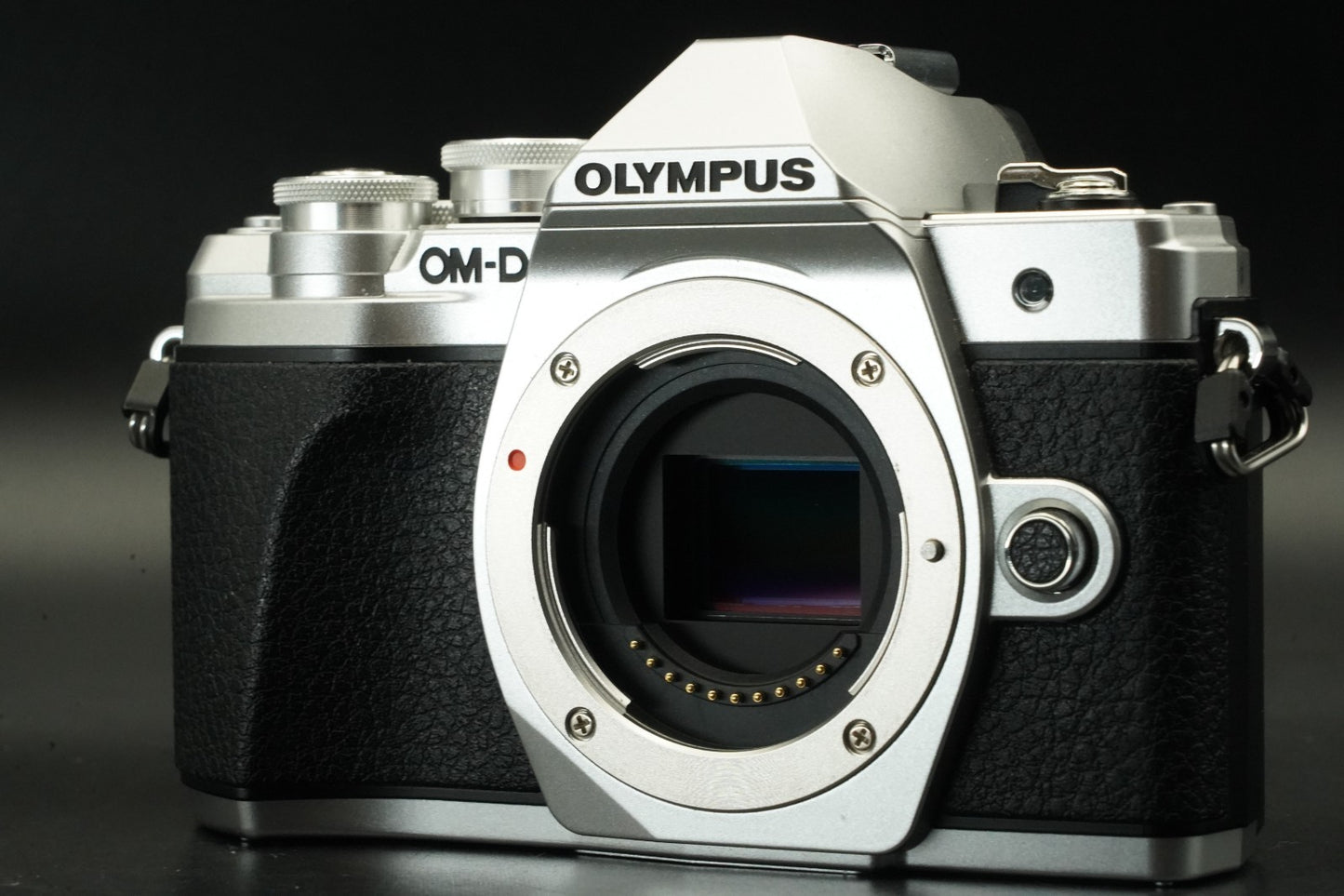 8882 cuts!! Olympus OM-D E-M10 Mark III Silver 11597