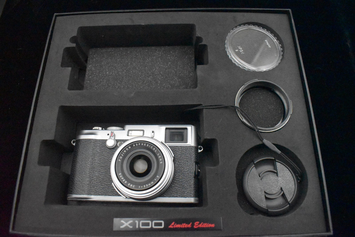 [US Duty Paid] Fujifilm X100 FinePix X Series 12.3MP Silver Digital Camera 8592