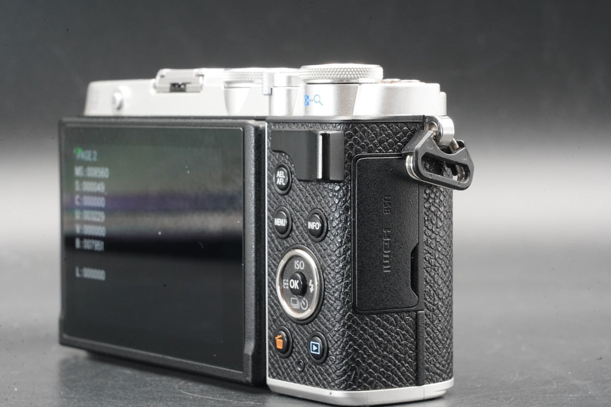 OLYMPUS PEN E-P7 Digital Camera Body Silver -8560 cuts- #11417