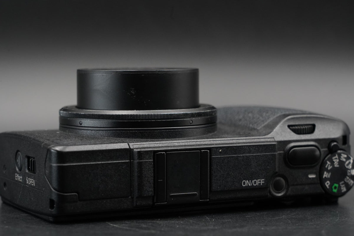 RICOH GR II 16.2 MP Compact Digital Video Camera -45900 cuts- #12147