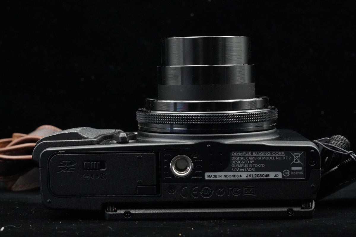 Olympus STYLUS XZ-2 Point and Shoot Digital Camera Black [] US STOCK #9538