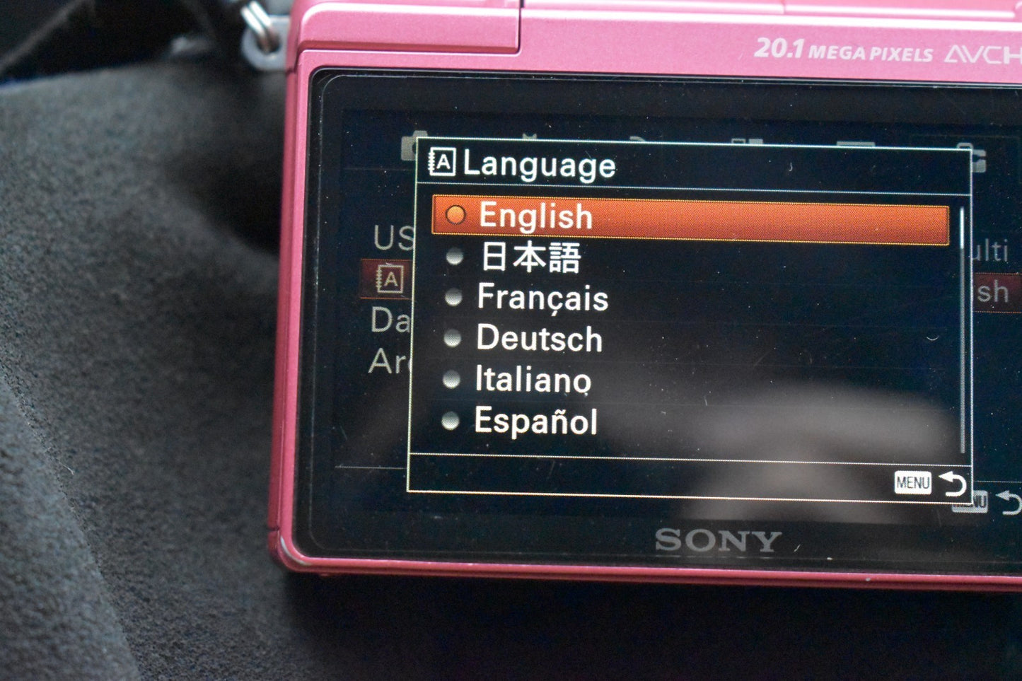[US Duty Paid] Sony Alpha a5000 Mirrorless Digital Camera with Lens Pink 9101