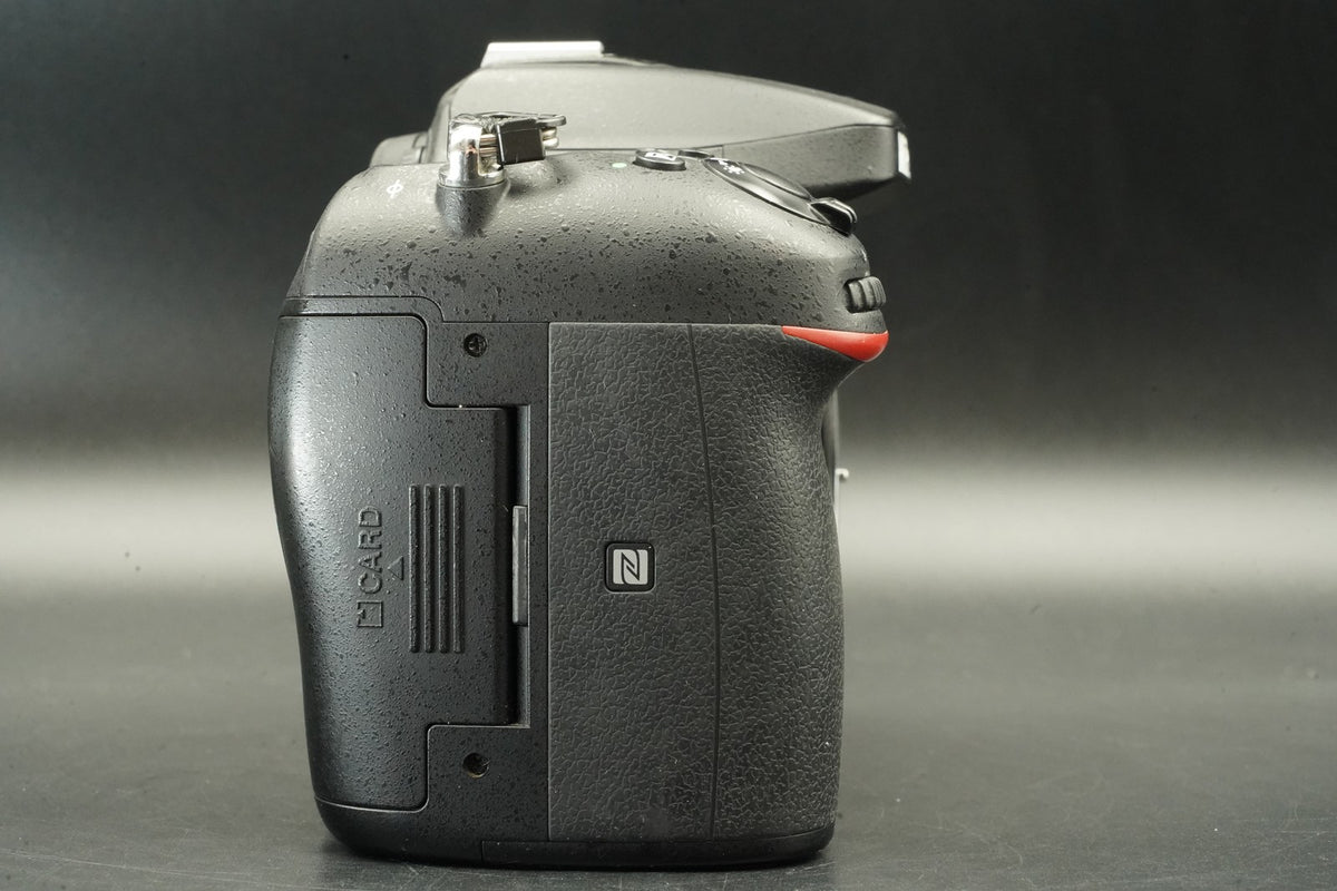 Nikon D7200 24.2 MP Digital SLR Camera Body Only -41439 cuts- US STOCK #12312