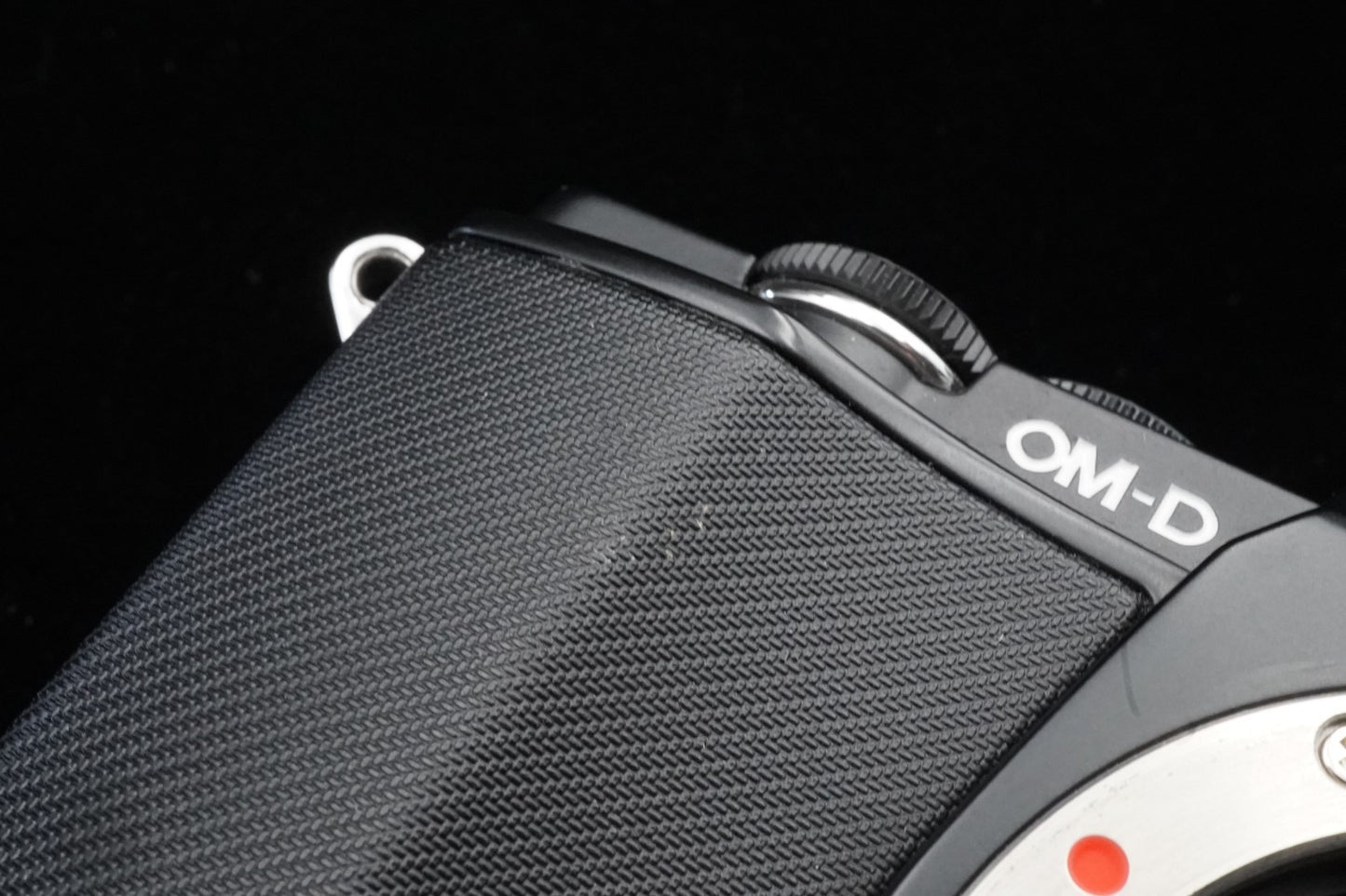 [US Duty Paid] Olympus OM-D E-M5 Mirrorless Digital Camera with Lens Black 9700