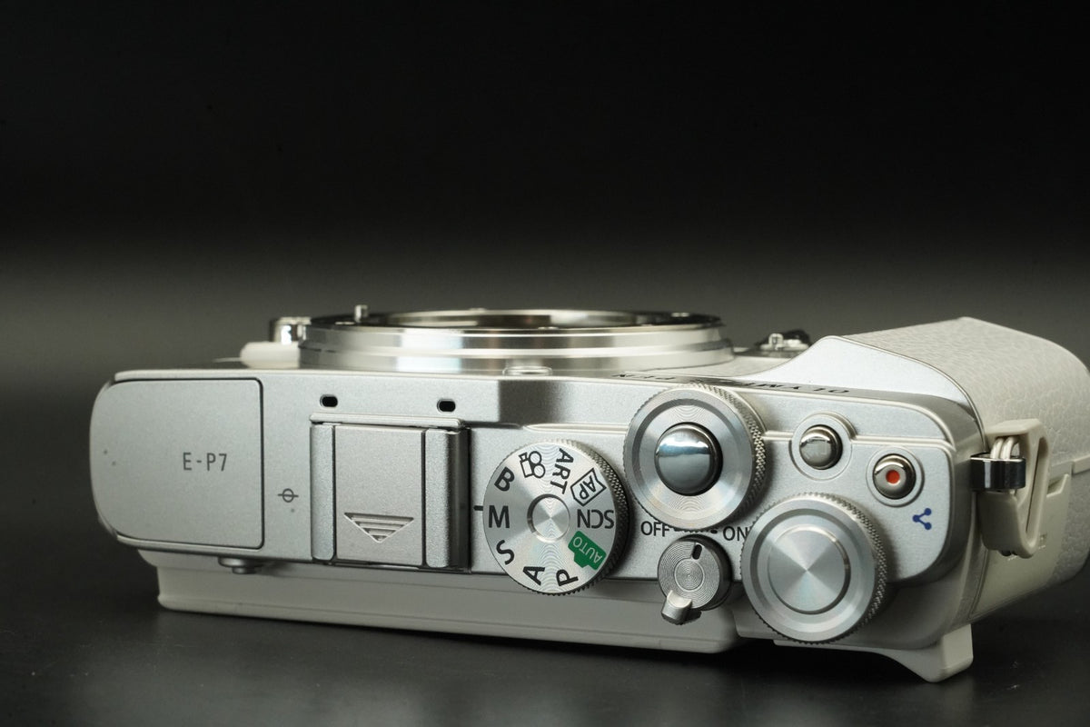 OLYMPUS PEN E-P7 Digital Camera Body White -246 cuts- #11774
