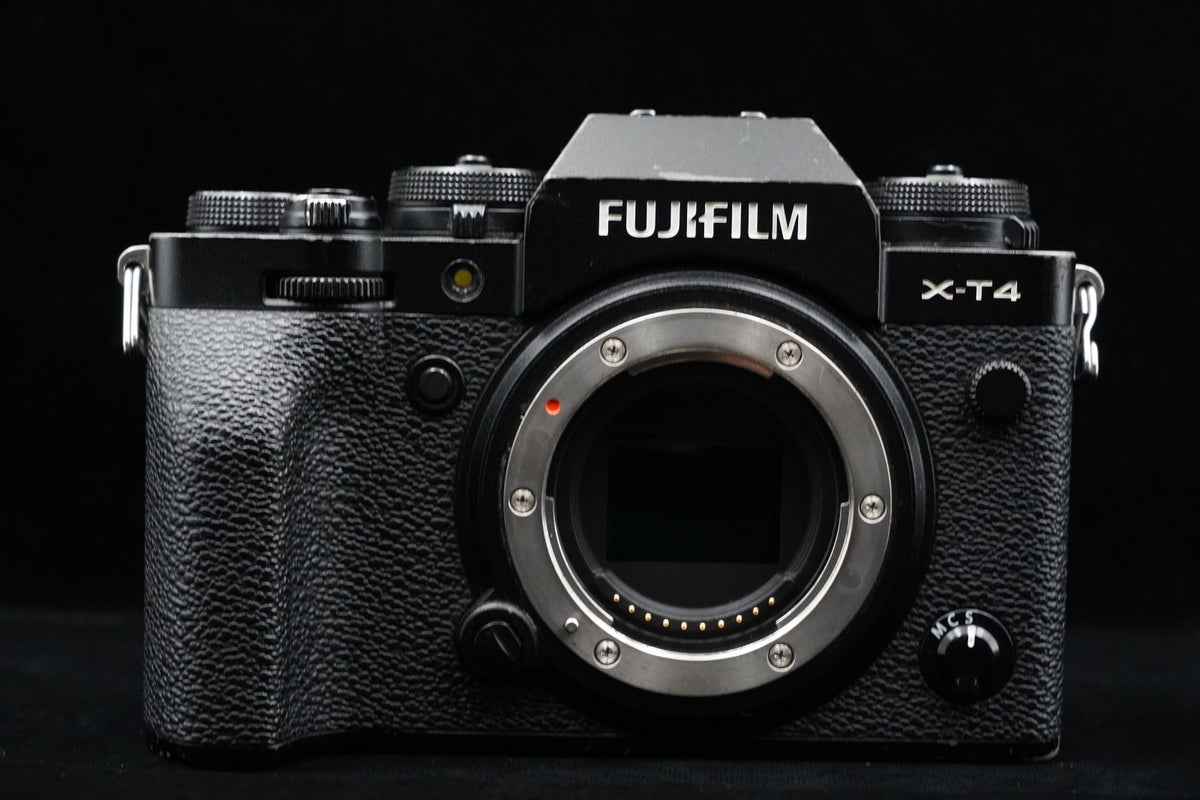 Fujifilm X-T4 Mirrorless Camera Body 26.1MP Black US STOCK #9652