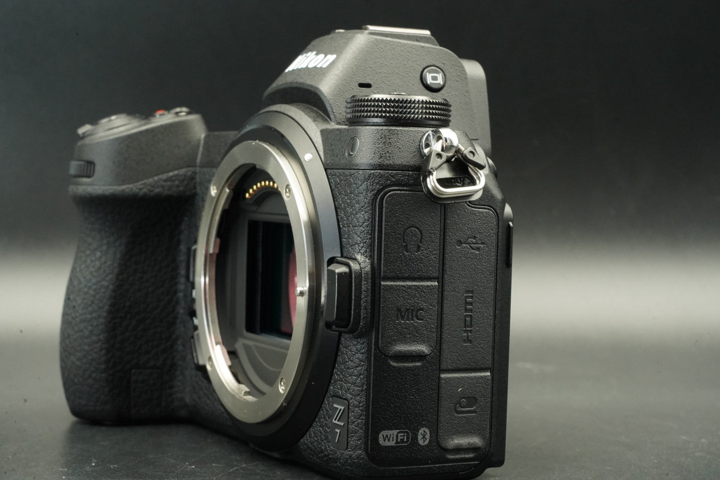 11983 cuts!! Nikon Z7 45.7MP Full-Frame Mirrorless Camera Body 11694