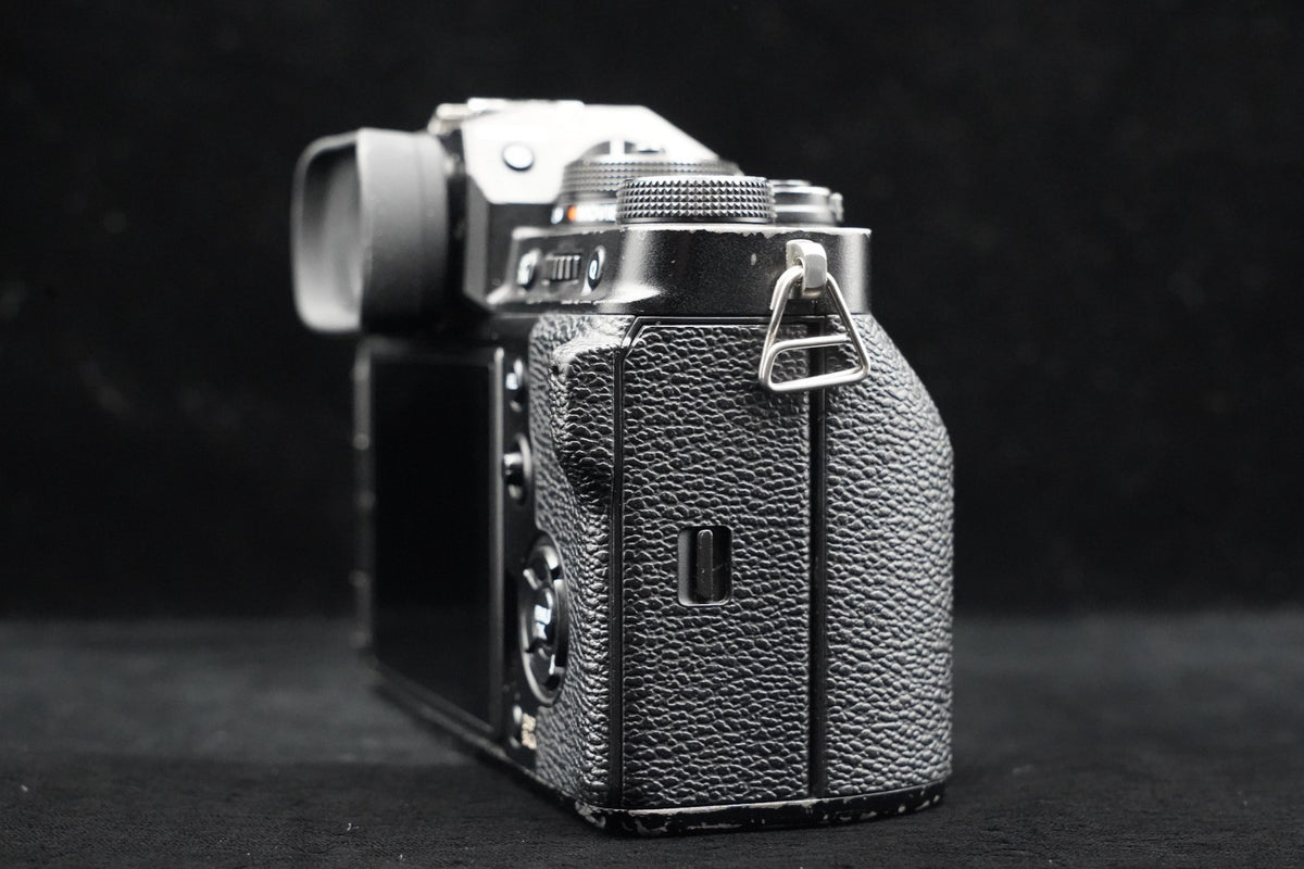 Fujifilm X-T4 Mirrorless Camera Body 26.1MP Black US STOCK #9652