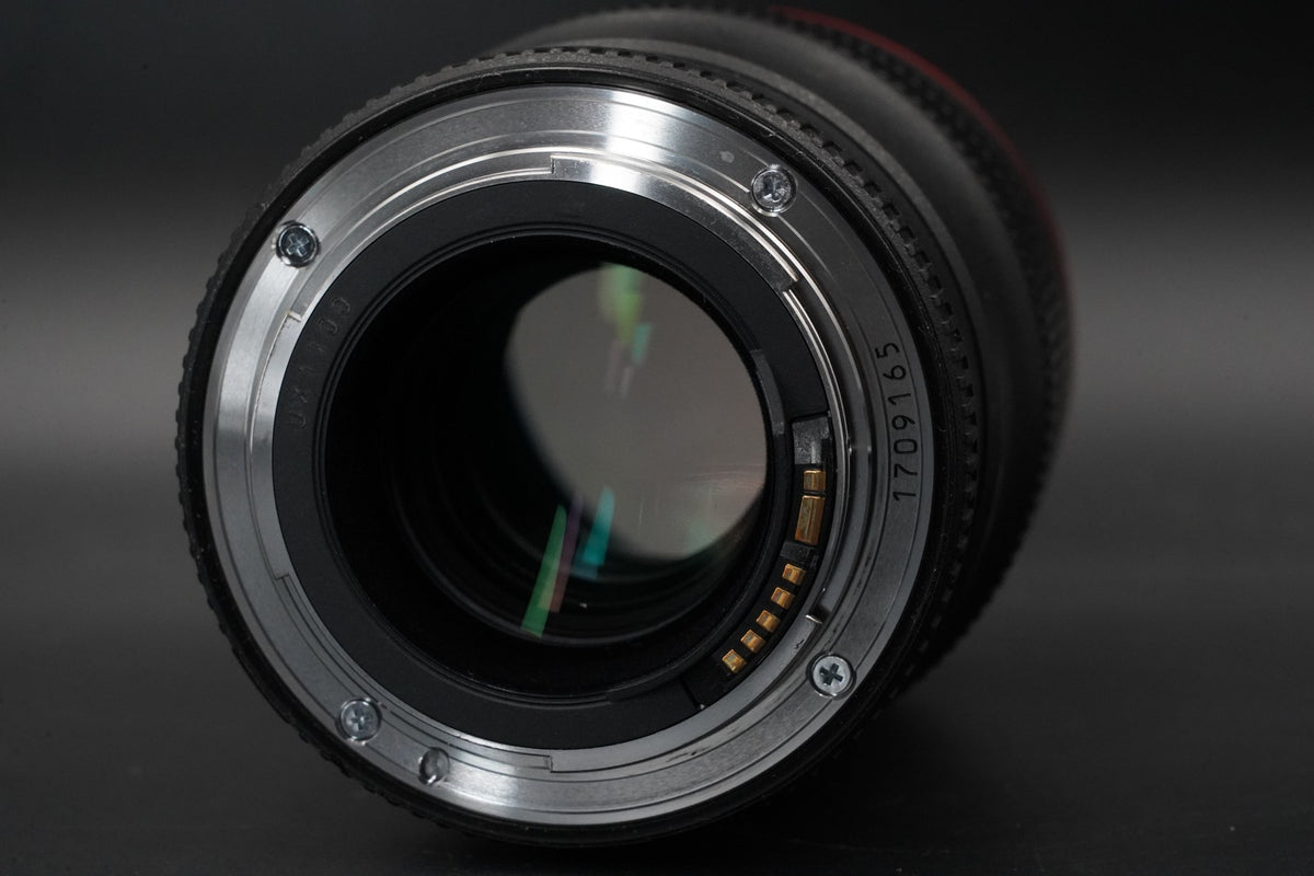 Canon EF 100mm F/2.8 L IS USM Macro Lens ALMOST UNUSED #12101