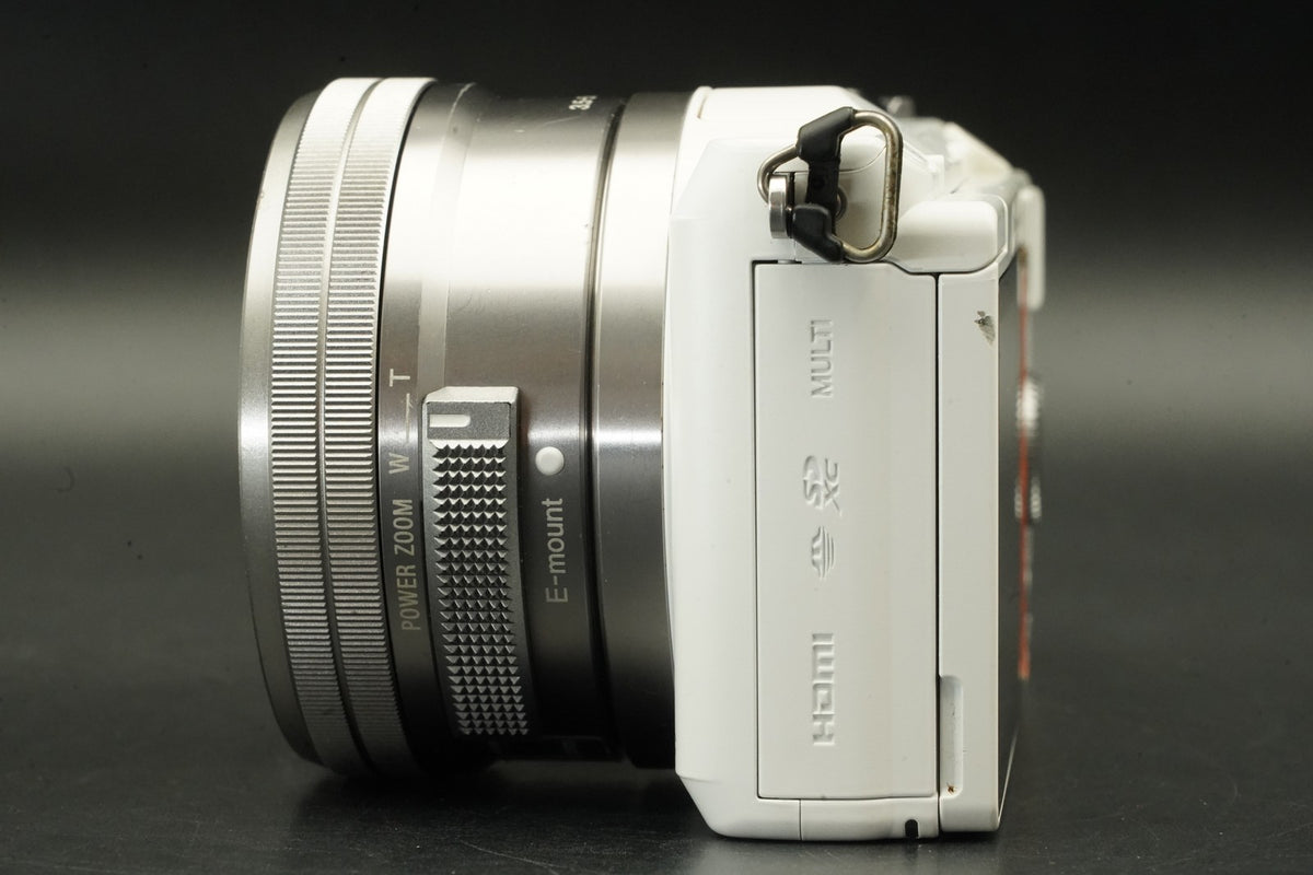 Sony a5000 Digital Camera White with 14-42mm + 55-210mm Lens -3359 cuts- #12364