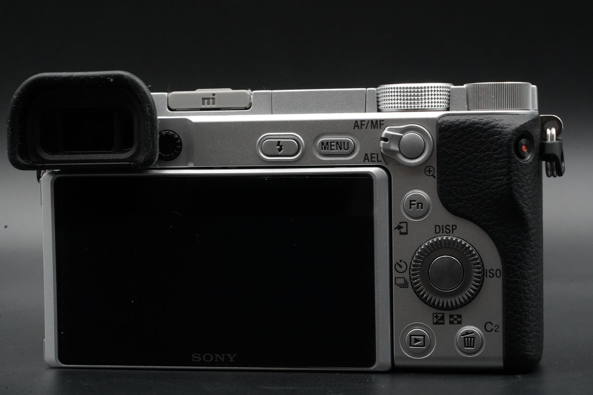 Sony Alpha A6400 Mirrorless Digital Camera with Lens Silver US STOCK #10607