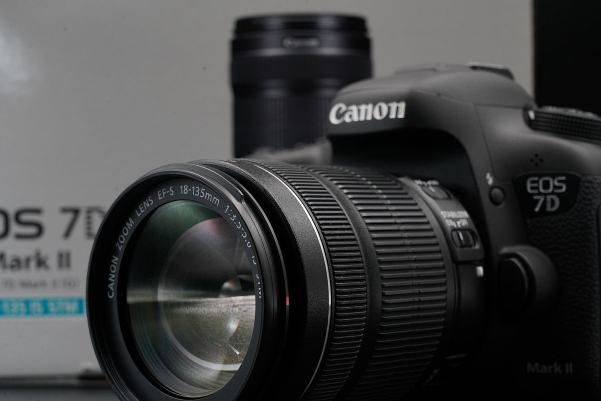 Canon EOS 7D Mark II DSLR Camera w/ EF 18-135 IS STM Lens #11171