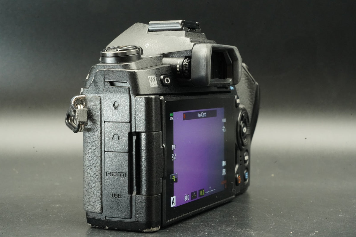 Olympus OM-D E-M1 Mark II Digital Camera Black Body JAPAN -75747 cut- #12033