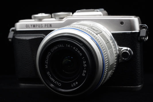 Olympus PEN E-PL7 Digital Camera Silver with 14-42mm Lens US Duty Paid 9544