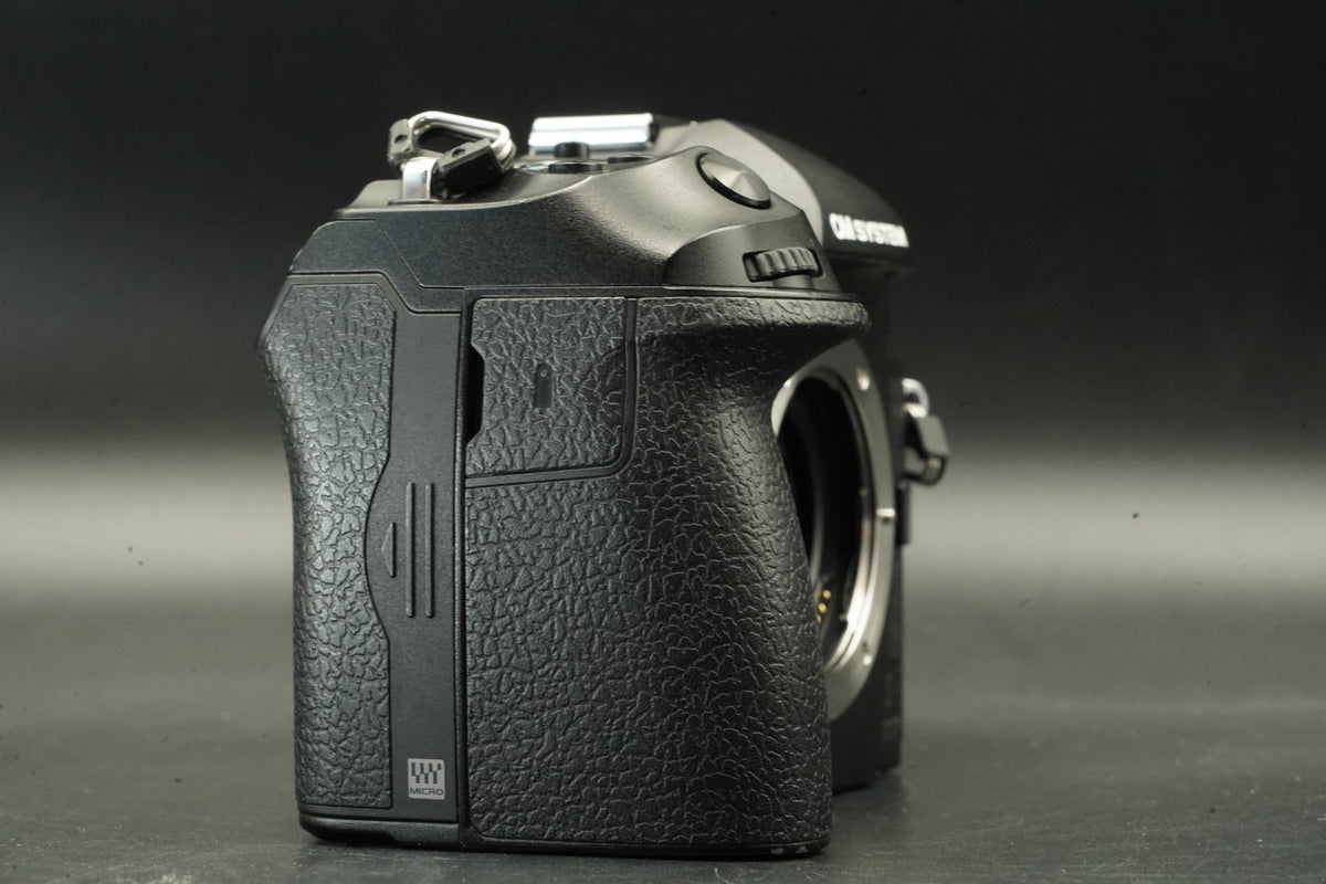 OM SYSTEM OM-1 Mark II Spiegellose Kamera -81 Schnitte- #12015