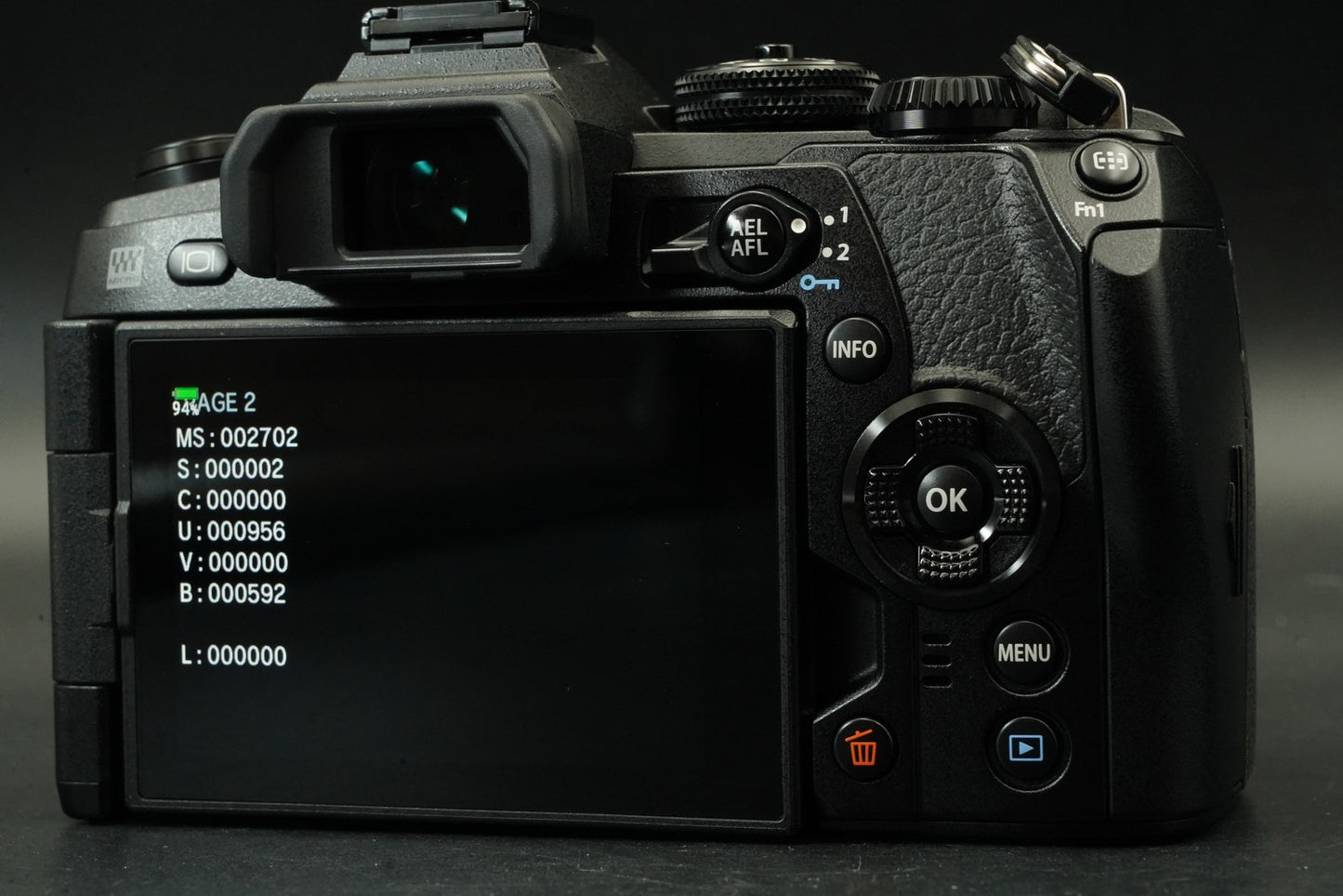 2702 cuts! Olympus OM-D E-M1 Mark II Digital Camera Black Body 11674
