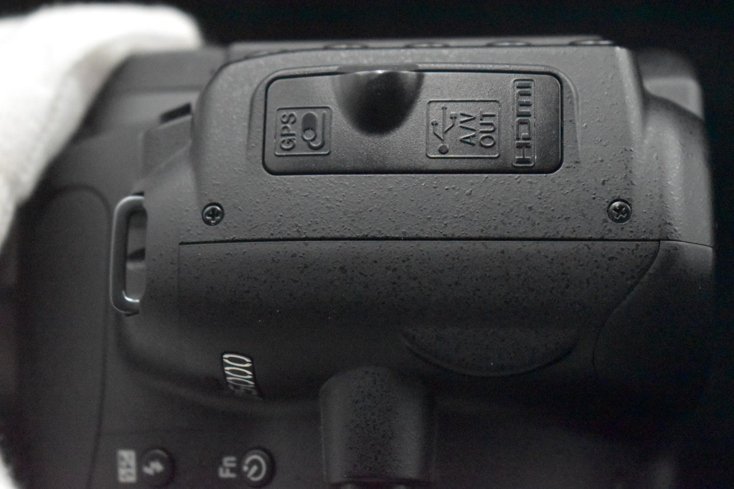 Nikon D5000 Digital SLR Camera 12.3MP w/ Lens From Japan US Duty Paid R0363