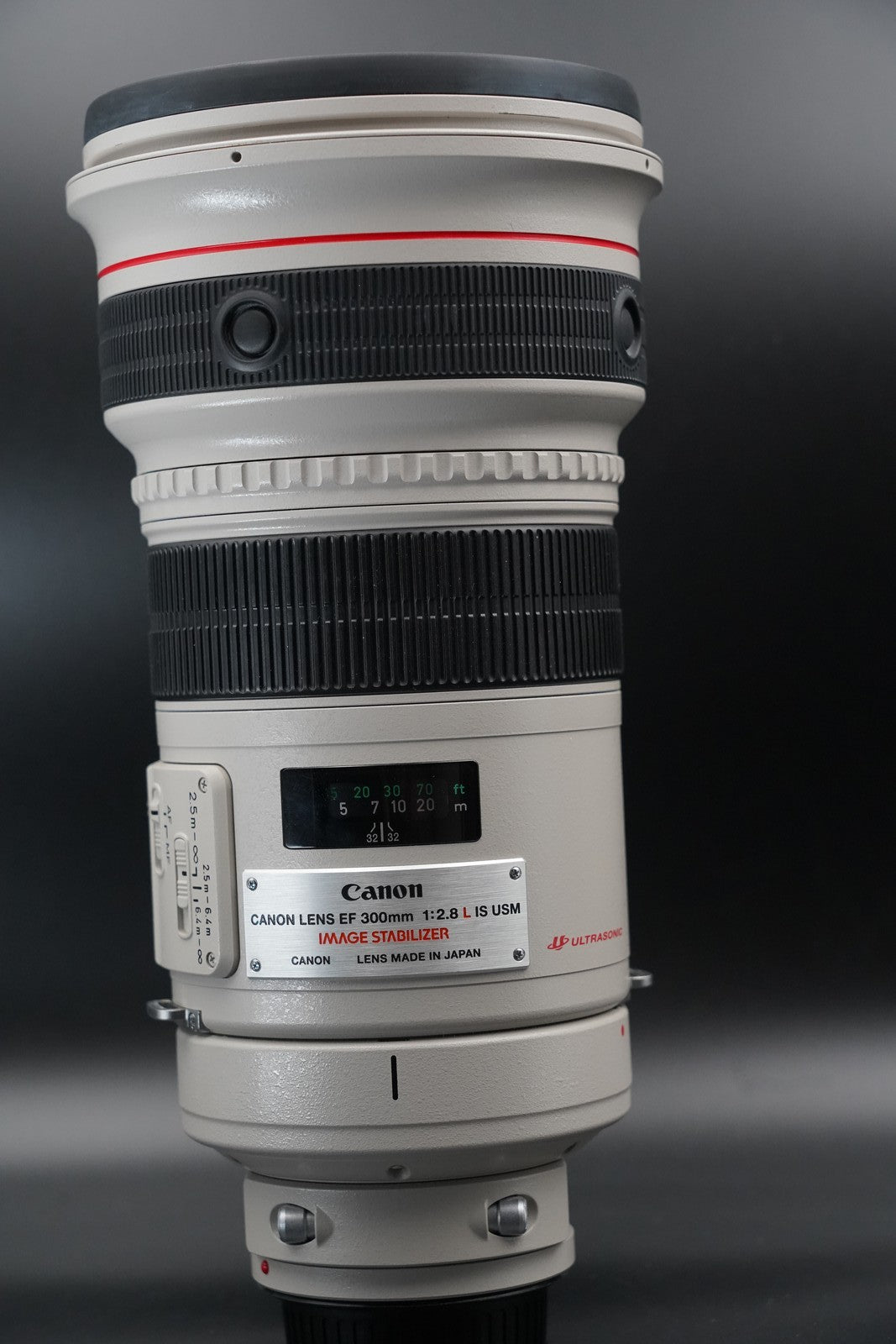 Canon EF 300mm F/2.8 L IS USM Lens w/ BOX US STOCK #11329