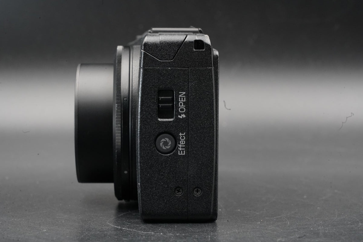 RICOH GR 16.2MP Digital Compact Camera Black -3461 cuts- #11186
