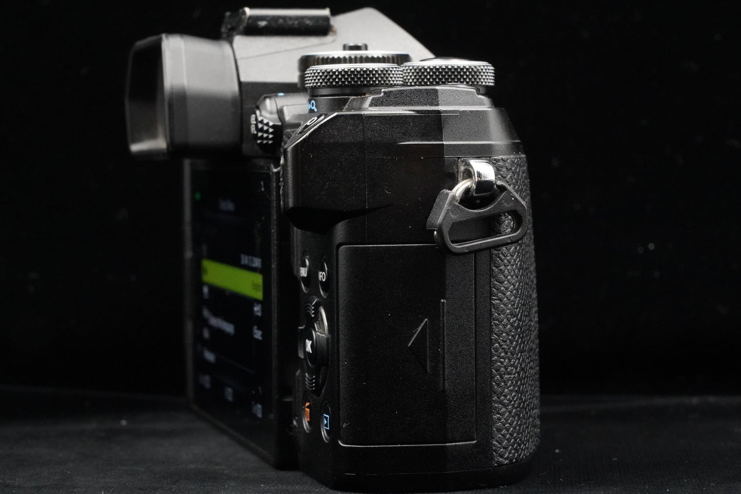 Olympus OM-D E-M5 Mark III 20.4MP Mirrorless Digital Camera US Duty Paid 10031
