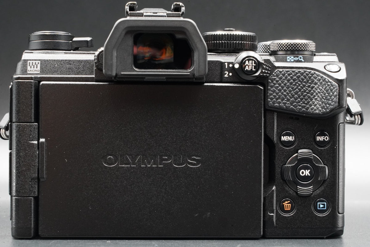 Olympus OM-D E-M5 Mark III 20.4MP Mirrorless Digital Camera US STOCK #10470