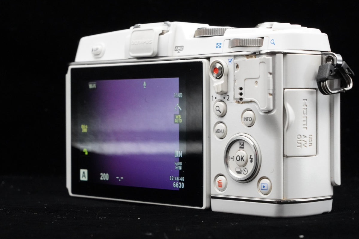 Olympus PEN E-P5 White Body Wifi Digital Camera Japan US STOCK #9454