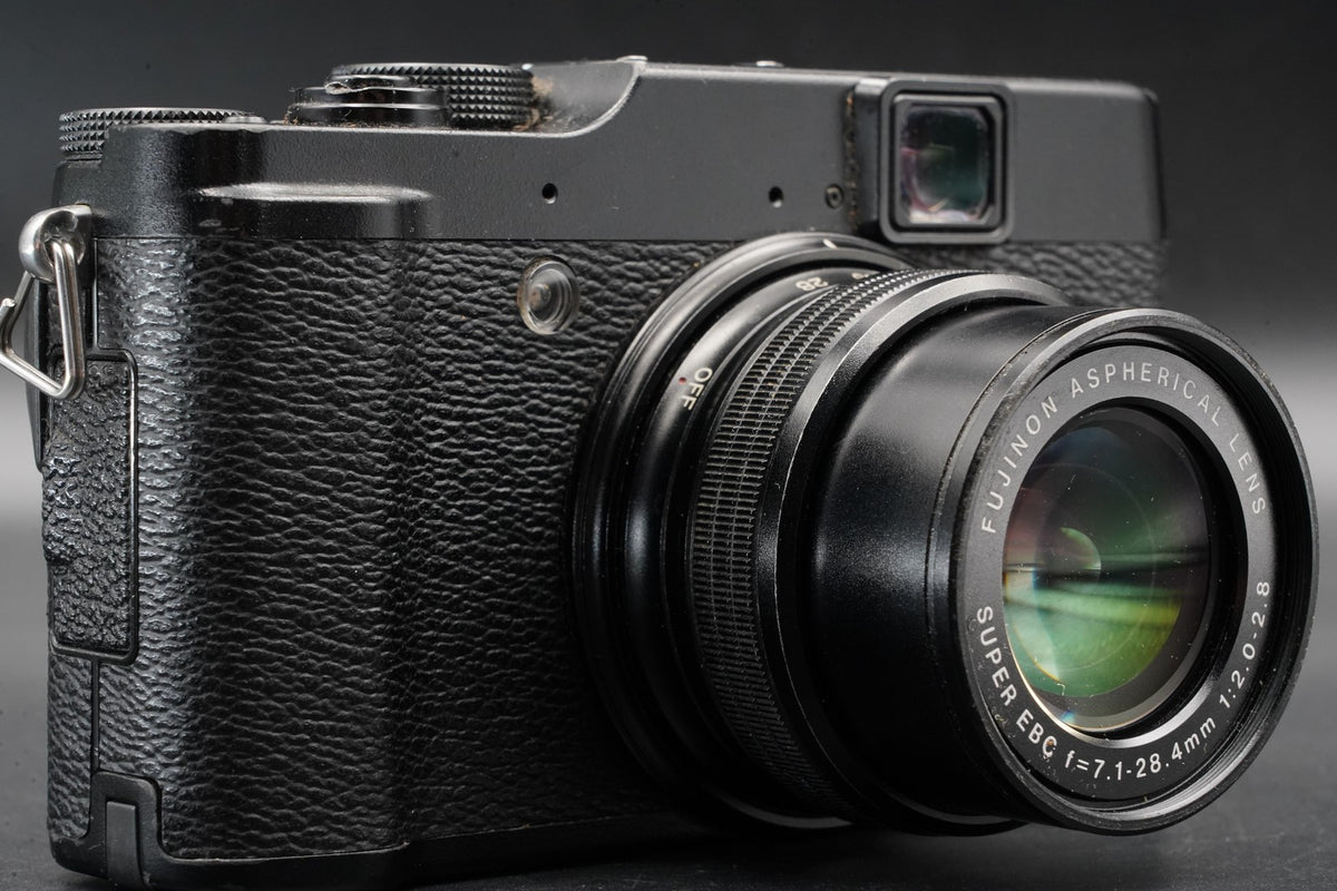 Fujifilm X10 Black Point and Shoot Compact Digital Camera 11242-2 US STOCK