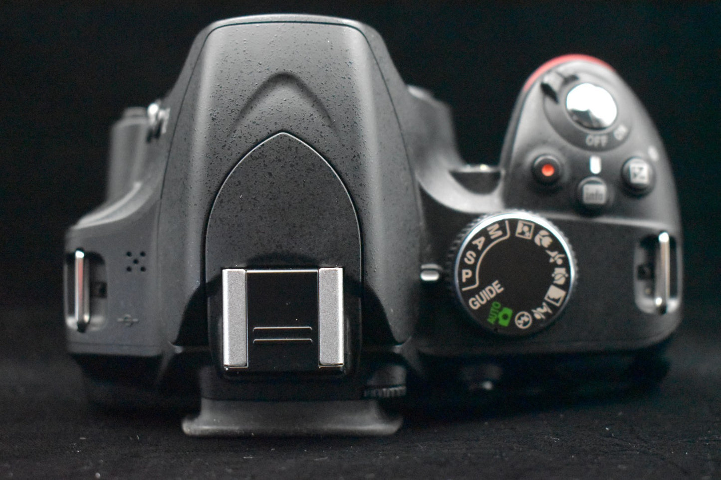 3119 shots [US Duty Paid] Nikon D3200 DSLR Digital Camera Black with Lens #9335