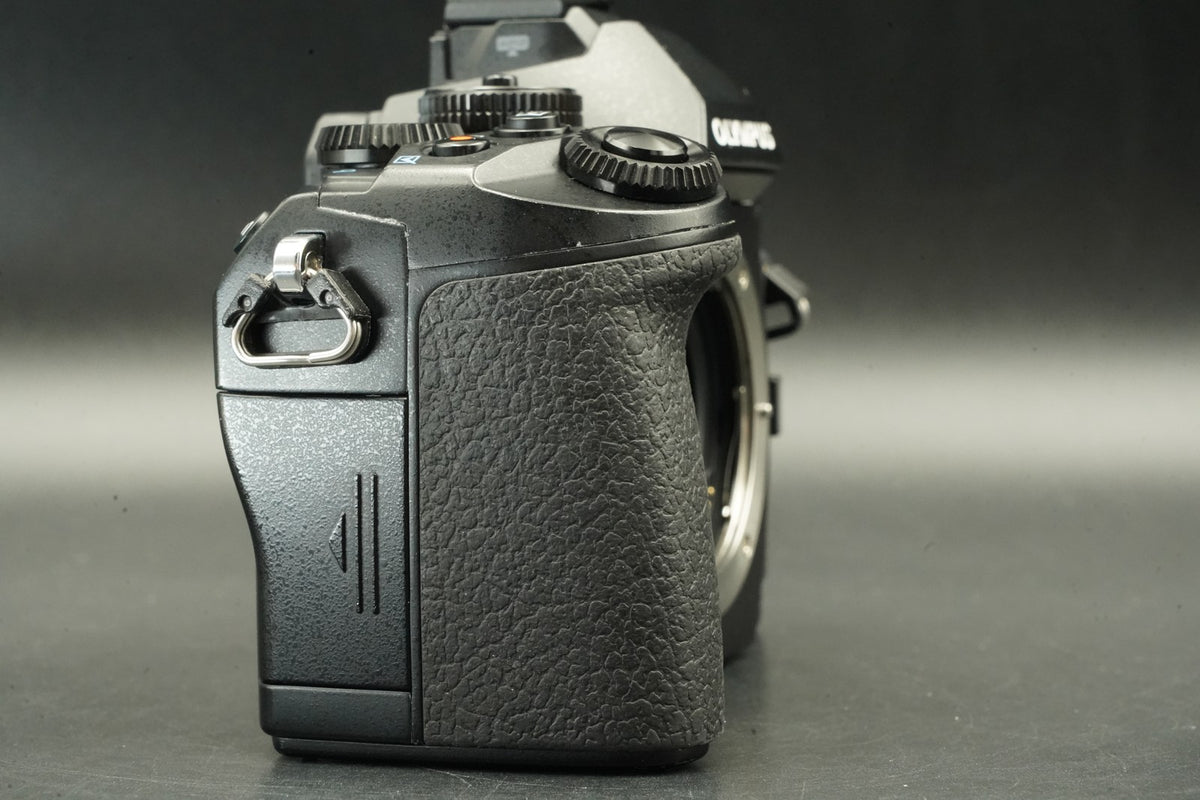 Olympus OM-D E-M1 Digital Camera Black Body From JAPAN -19256 cut- #12405