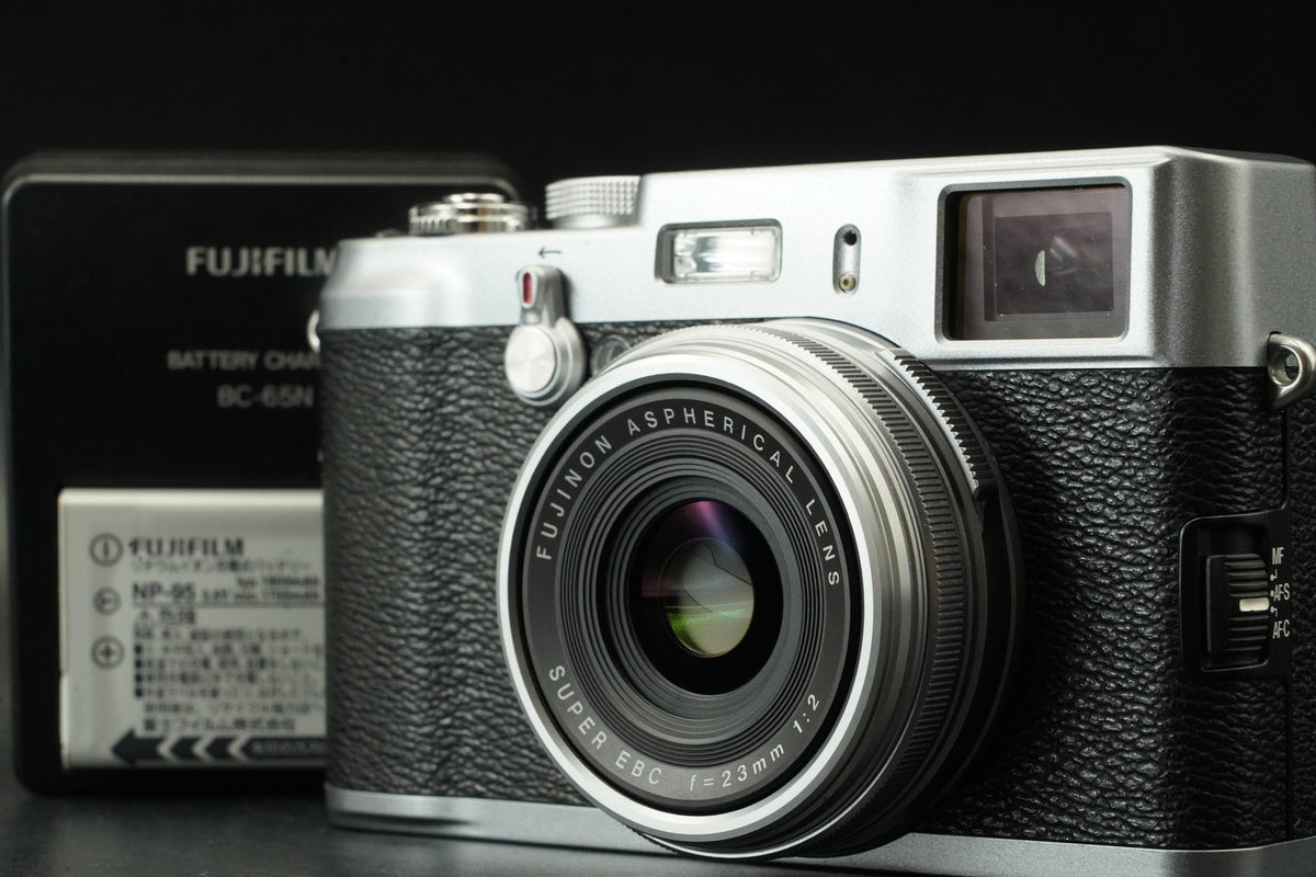 Fujifilm X100 FinePix X Series 12.3MP Silver Digital Camera #12667